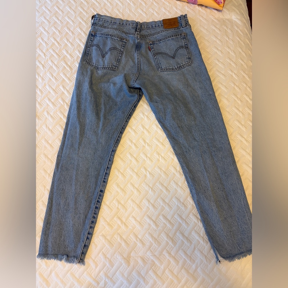 Levi's “Wedgie” Rigid Cropped Jeans w/Distressed Hem - Size 30 Circa 2019 - Picture 4 of 8